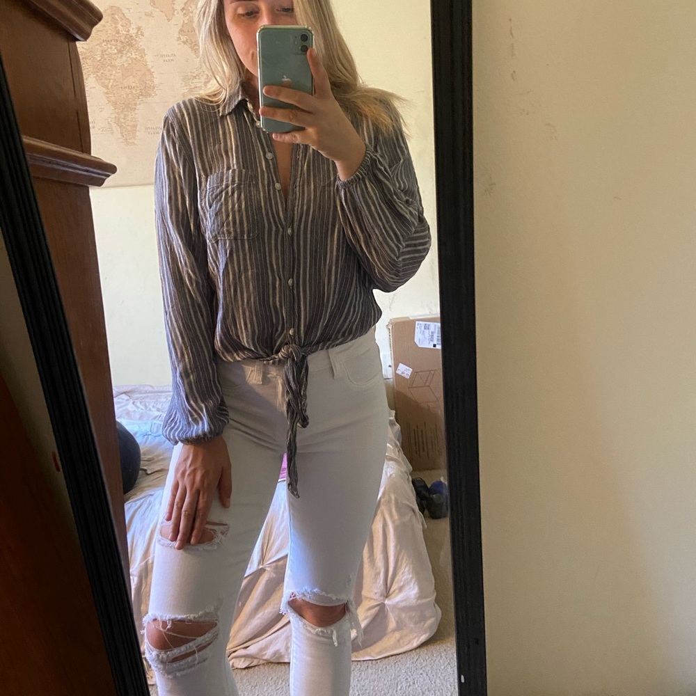 AE Button down front tie top